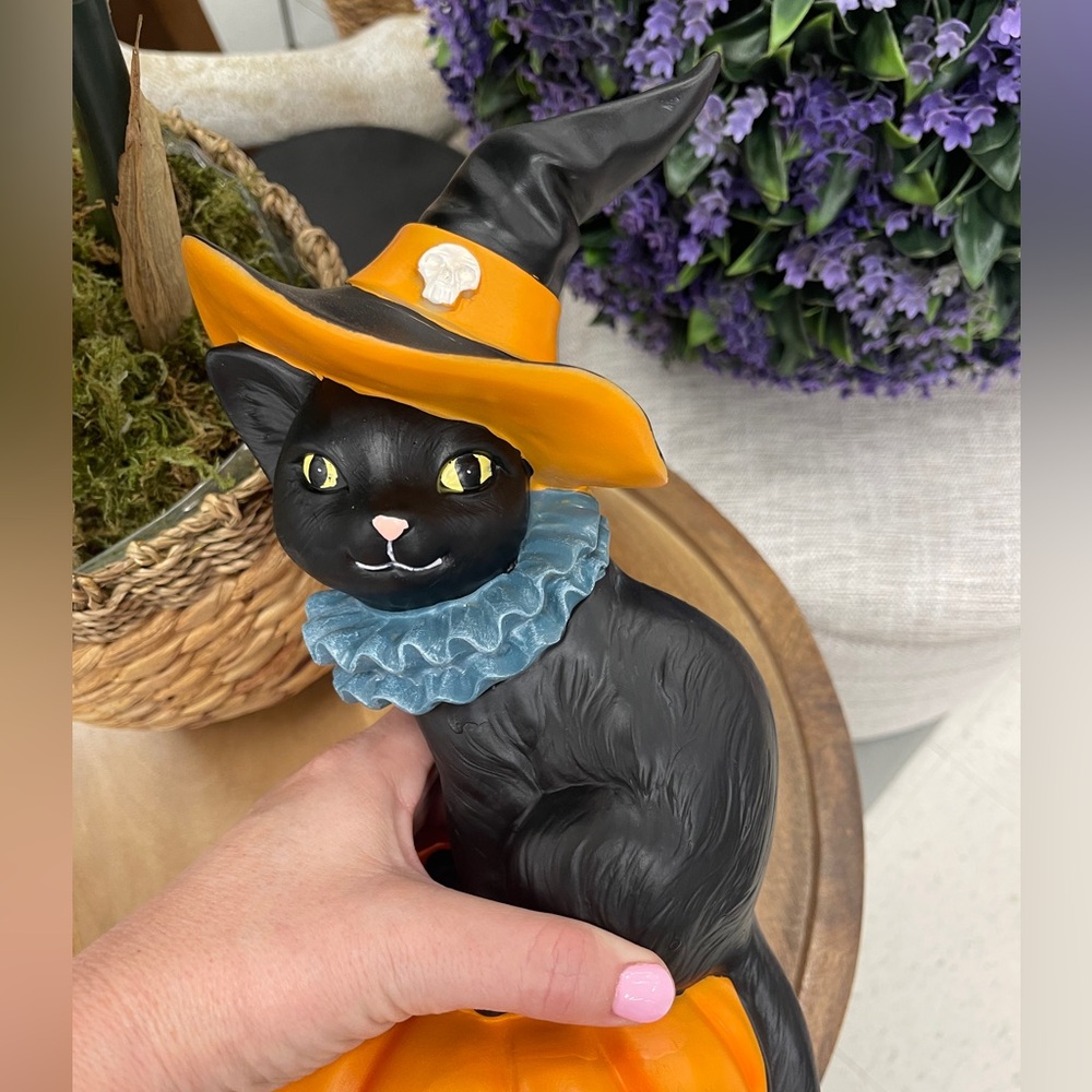 Halloween Black Cat Witch On Pumpkin with Mouse NWT Resin - Picture 3 of 6